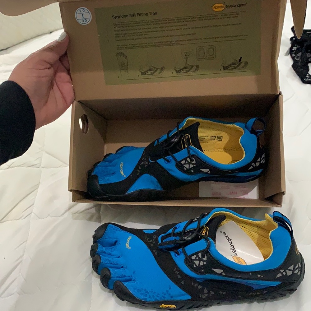 New  vibram fivefingers blue/black